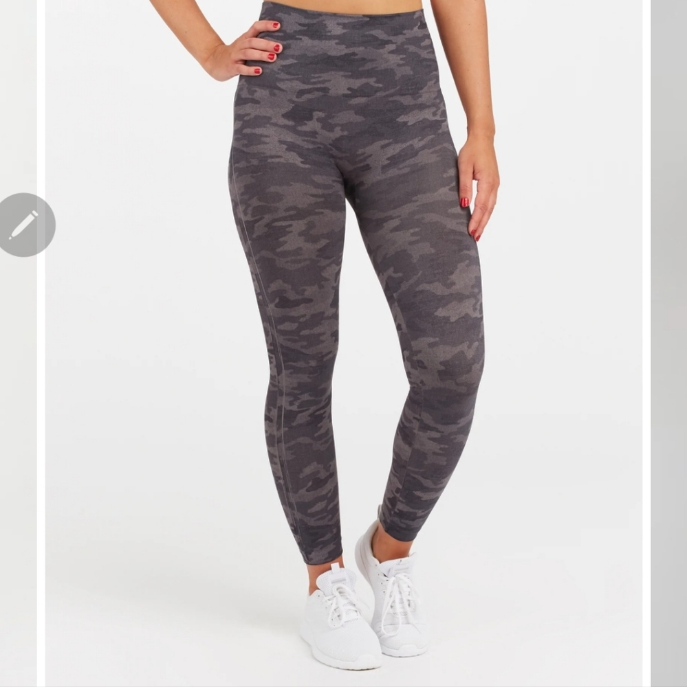 SPANX Seamless Camo Leggings